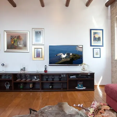 Belvedere Apartment *